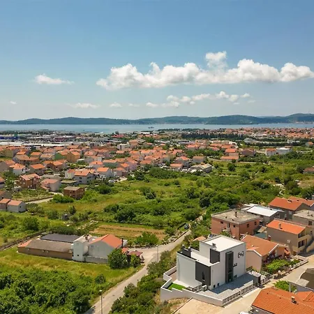 Holiday home Stunning In With Kitchen Zadar