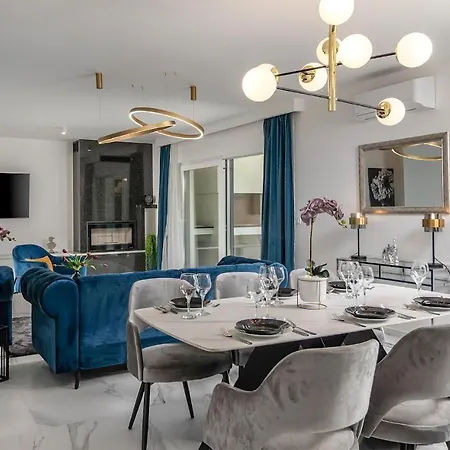 Holiday home Stunning In With Kitchen Zadar